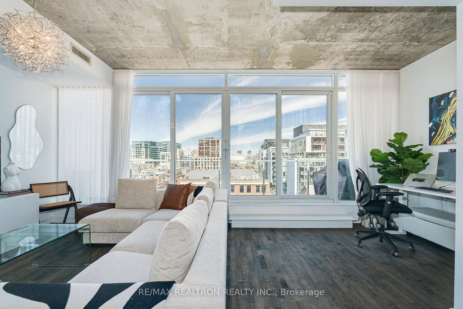 75 Portland Street main photo