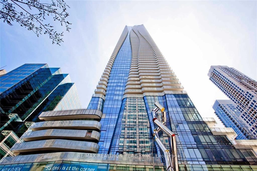 1 Bloor Street main photo
